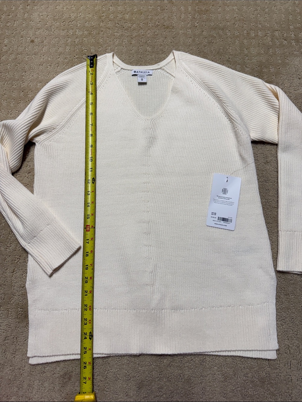 Athleta Cream V-Neck Ribbed Pullover Sweater